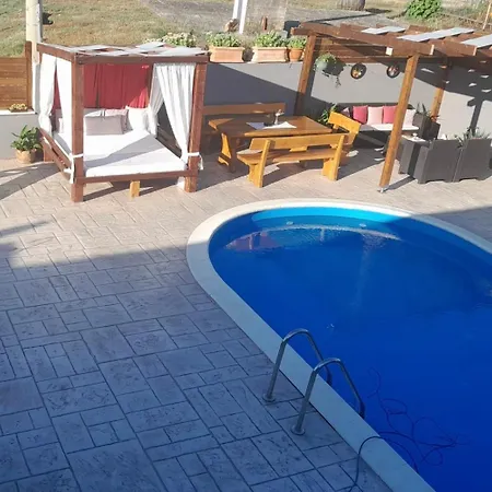 Forest Queen - Village Holiday home
