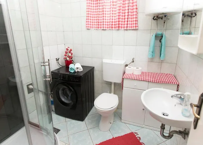 Forest Queen - Village * Lecevica