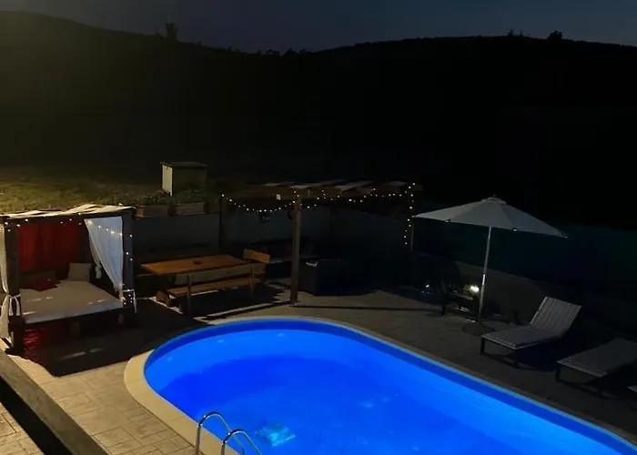 Forest Queen - Village