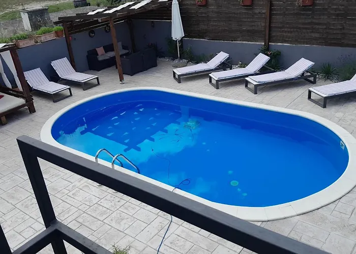 Forest Queen - Village